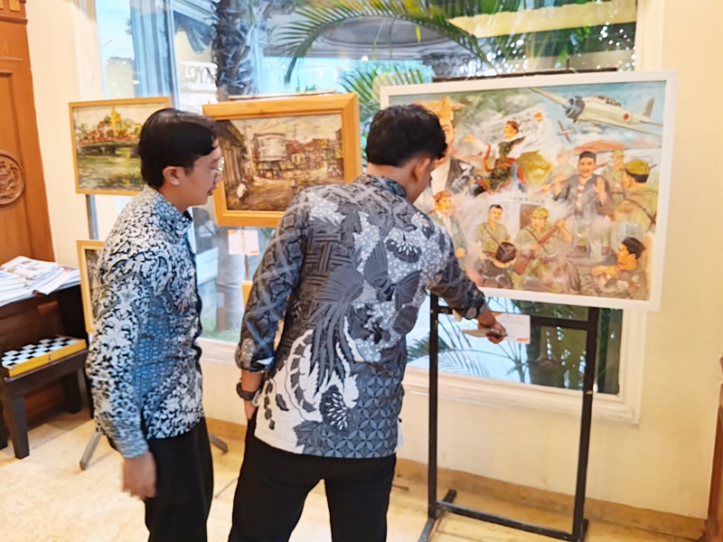 “Bingkai Warna” di Delima Resto & Art Gallery Quds Royal Hotel Surabaya