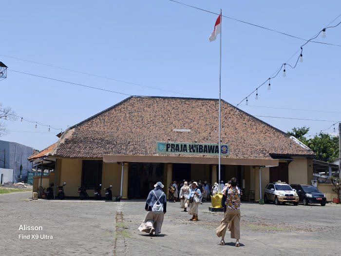 “Exploring Probolinggo”: Kulik Cerita di Balik Bangunan Kuno dan Kearifan Lokal