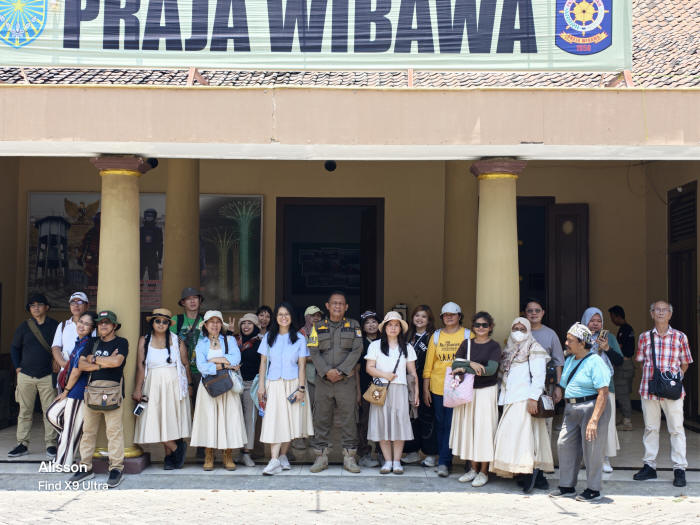 “Exploring Probolinggo”: Kulik Cerita di Balik Bangunan Kuno dan Kearifan Lokal