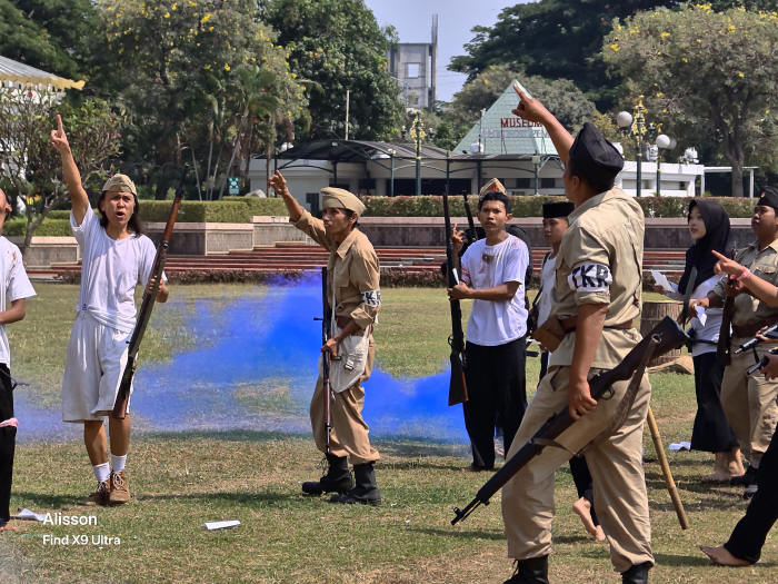 Pertempuran Kedung Cowek: Gumpalan Asap Mesiu Menggantung di Langit Surabaya