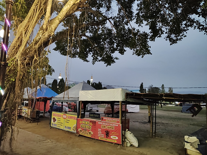 Ketika Deretan Tenda Menenggelamkan Eksotika Pacitan