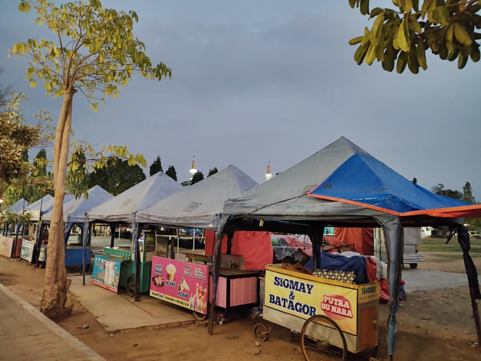 Ketika Deretan Tenda Menenggelamkan Eksotika Pacitan